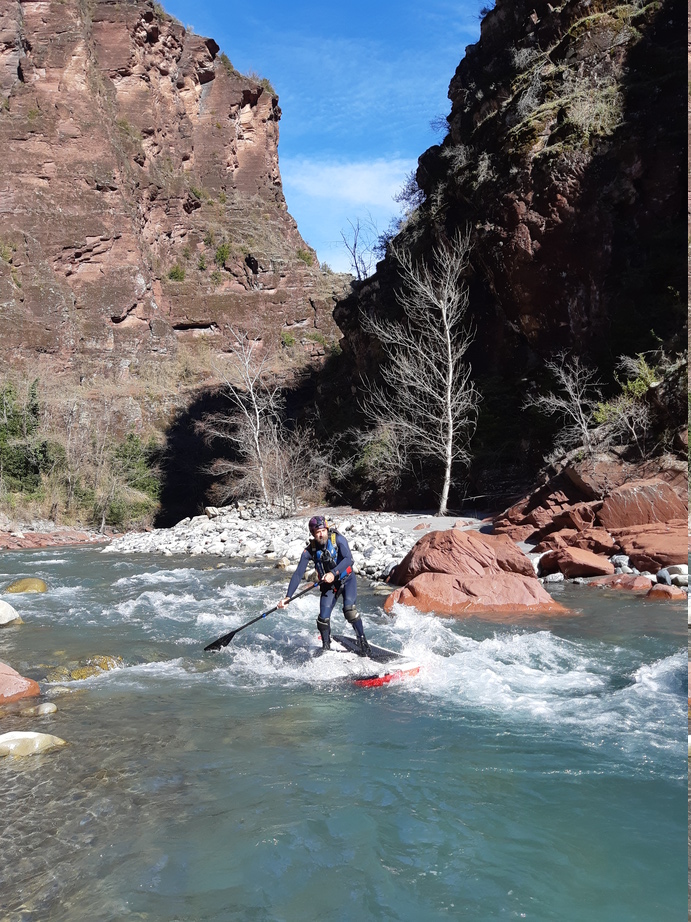 Avant le rapides des éboulis, le soleil rentre dans le canyon