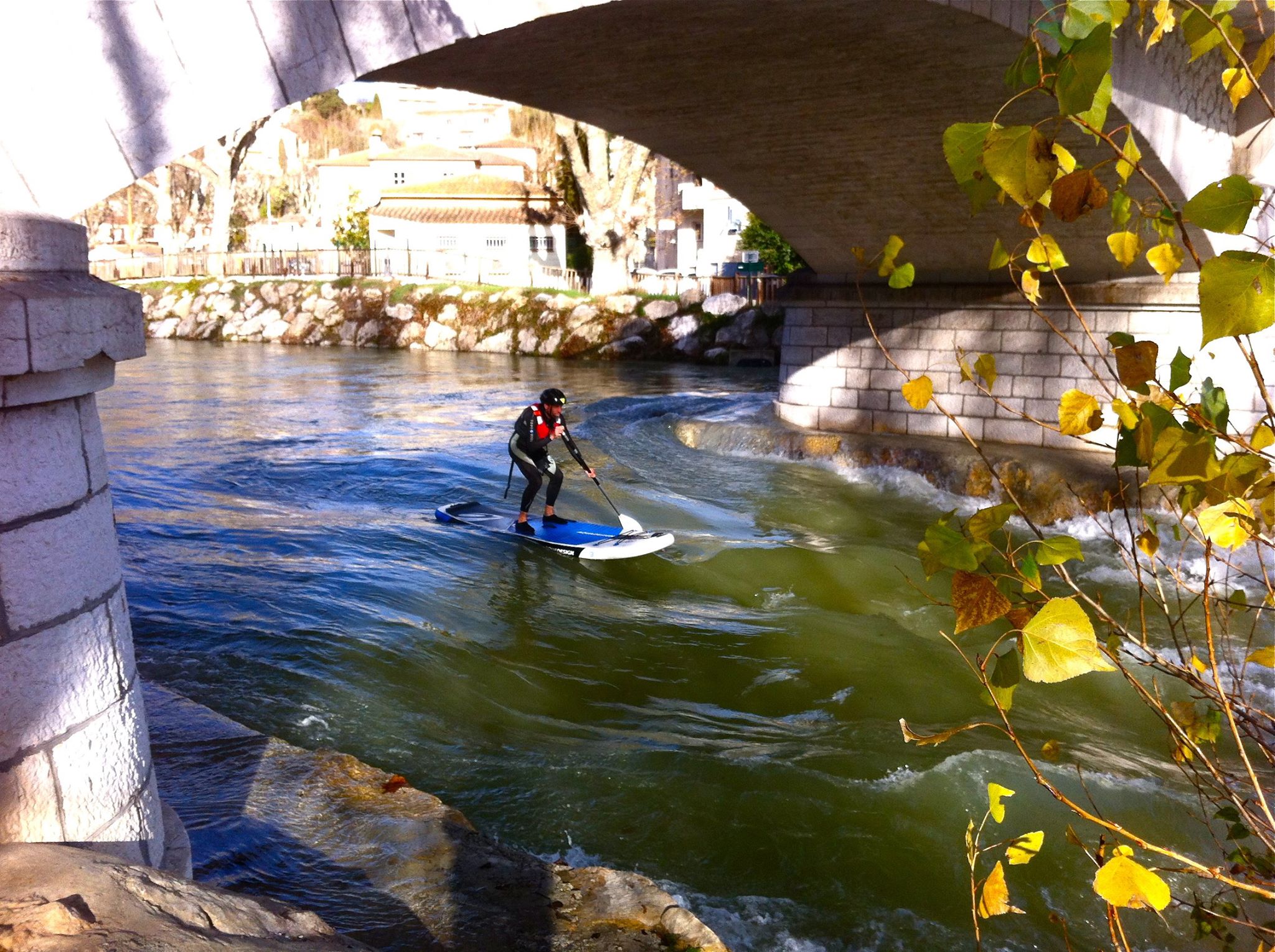 Seuil sous le pont de Villeneuve-Loubet village